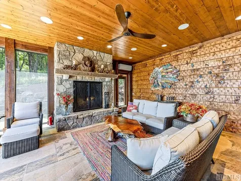1914 Toxaway Drive Lake Toxaway NC 28747