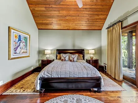 1914 Toxaway Drive Lake Toxaway NC 28747