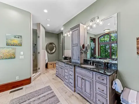 1914 Toxaway Drive Lake Toxaway NC 28747