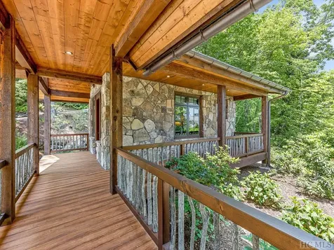 1914 Toxaway Drive Lake Toxaway NC 28747