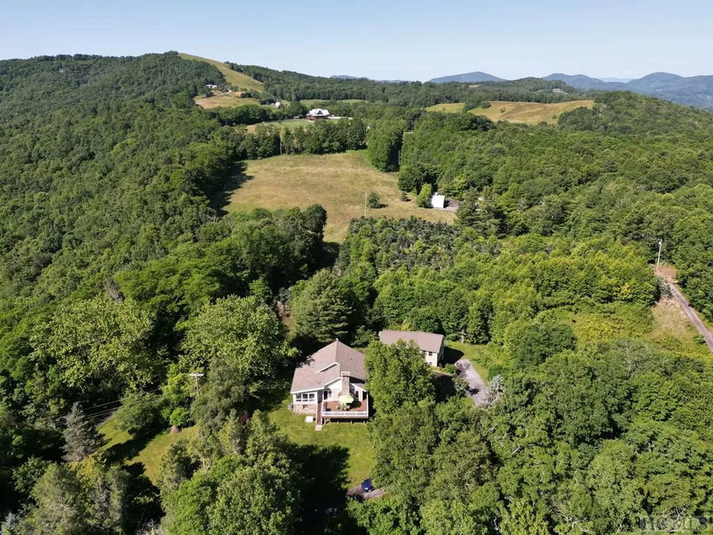 4498 Big Ridge Road Glenville NC 28736