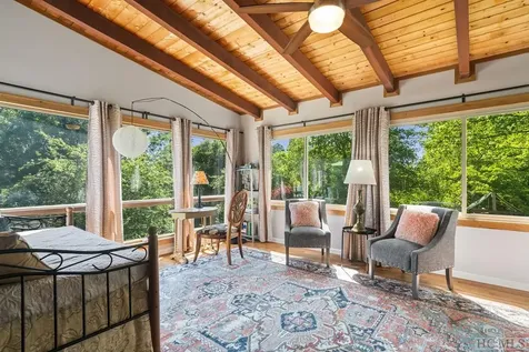4498 Big Ridge Road Glenville NC 28736