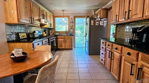 4498 Big Ridge Road Glenville NC 28736