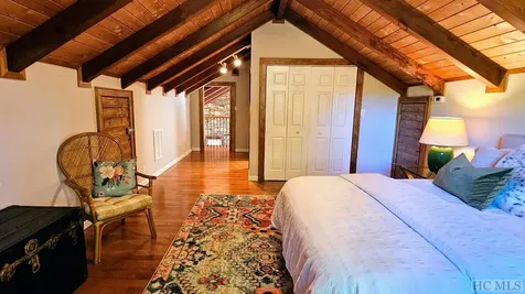 4498 Big Ridge Road Glenville NC 28736