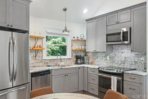 4498 Big Ridge Road Glenville NC 28736