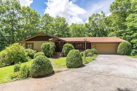 151 Reindeer Trail Cashiers NC 28717