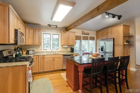 151 Reindeer Trail Cashiers NC 28717
