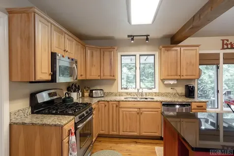 151 Reindeer Trail Cashiers NC 28717