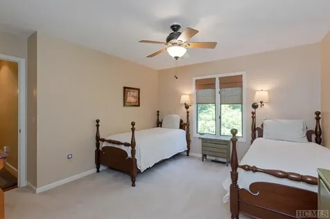 151 Reindeer Trail Cashiers NC 28717