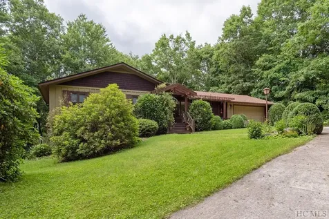 151 Reindeer Trail Cashiers NC 28717
