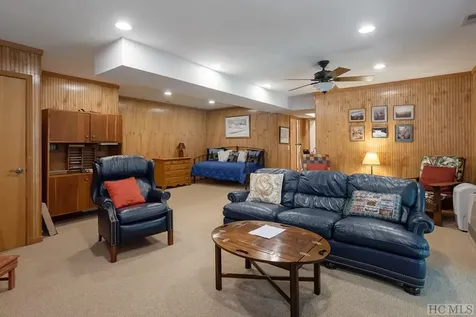 151 Reindeer Trail Cashiers NC 28717