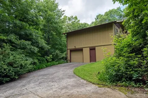 151 Reindeer Trail Cashiers NC 28717