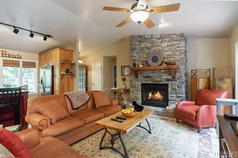 151 Reindeer Trail Cashiers NC 28717