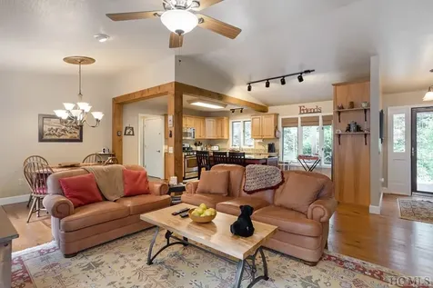 151 Reindeer Trail Cashiers NC 28717