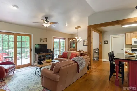 151 Reindeer Trail Cashiers NC 28717