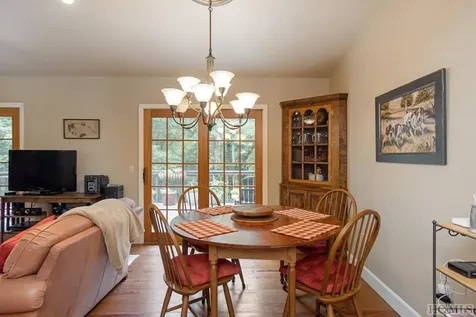 151 Reindeer Trail Cashiers NC 28717