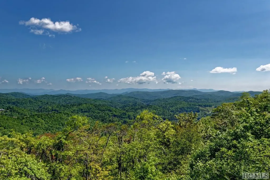 137 Teton Point Highlands NC 28741