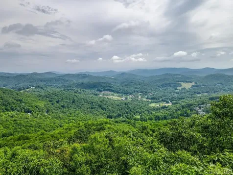 137 Teton Point Highlands NC 28741