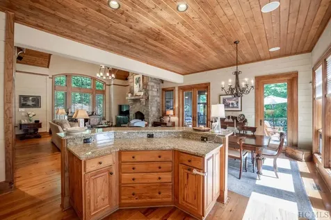 164 Crestline Drive Cashiers NC 28717