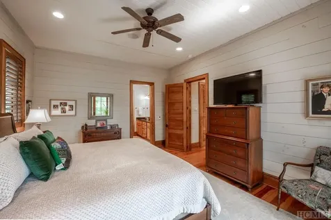 164 Crestline Drive Cashiers NC 28717