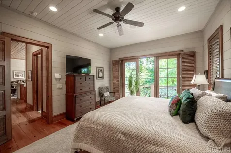 164 Crestline Drive Cashiers NC 28717