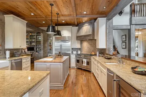 2258 Chimney Top Cashiers NC 28717
