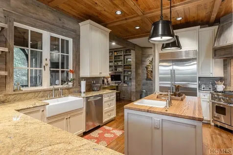2258 Chimney Top Cashiers NC 28717