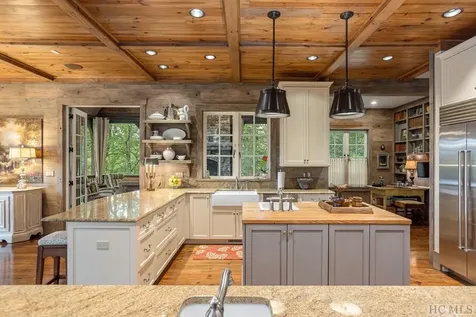 2258 Chimney Top Cashiers NC 28717