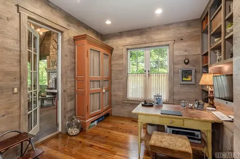 2258 Chimney Top Cashiers NC 28717