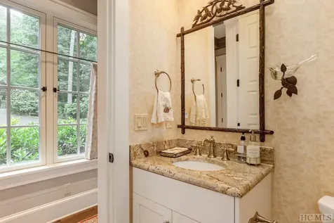 2258 Chimney Top Cashiers NC 28717