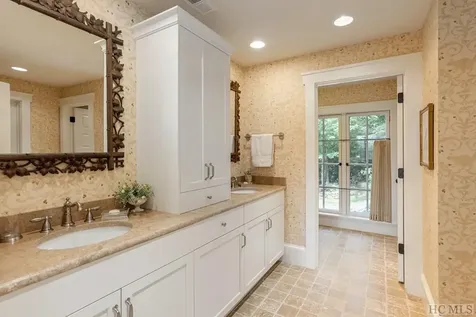 2258 Chimney Top Cashiers NC 28717