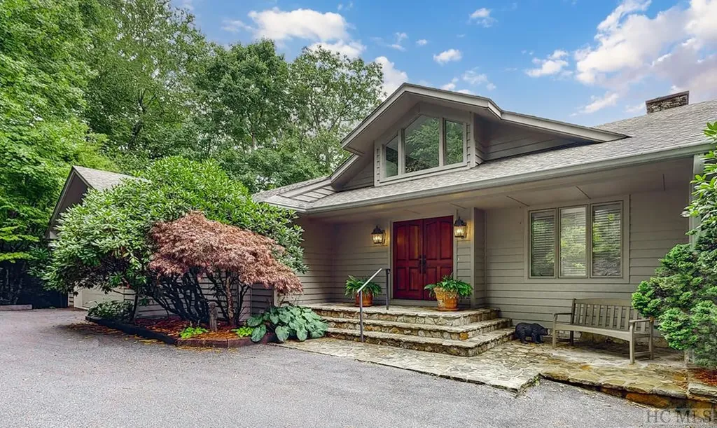 490 N Big Bearpen Mountain Road Highlands NC 28741