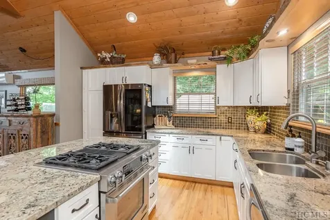 312 Andrews Park Road Glenville NC 28736