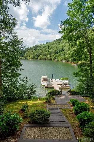 312 Andrews Park Road Glenville NC 28736