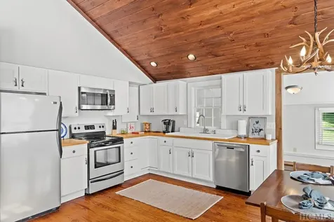 278 Upper Lake Road Highlands NC 28741