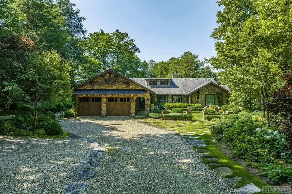260 Crescent Trail Highlands NC 28741