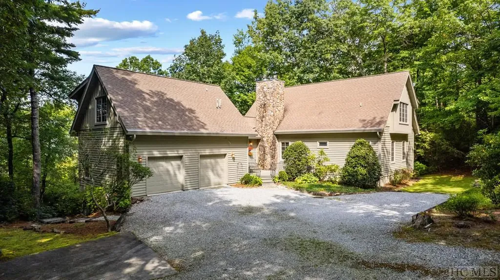 637 Hawk Mountain Road Lake Toxaway NC 28747