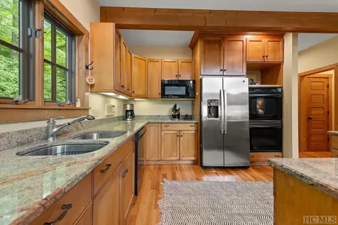 637 Hawk Mountain Road Lake Toxaway NC 28747