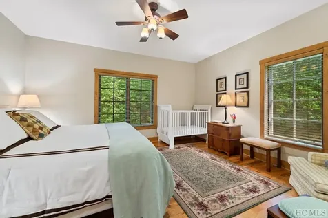 637 Hawk Mountain Road Lake Toxaway NC 28747