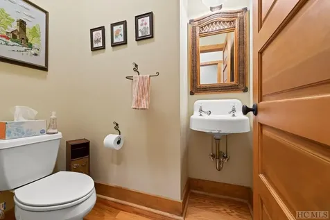 637 Hawk Mountain Road Lake Toxaway NC 28747