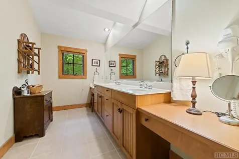 637 Hawk Mountain Road Lake Toxaway NC 28747