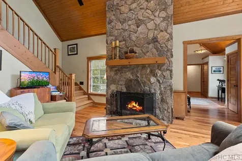 637 Hawk Mountain Road Lake Toxaway NC 28747