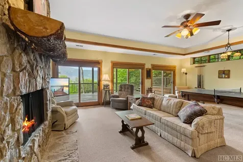 637 Hawk Mountain Road Lake Toxaway NC 28747