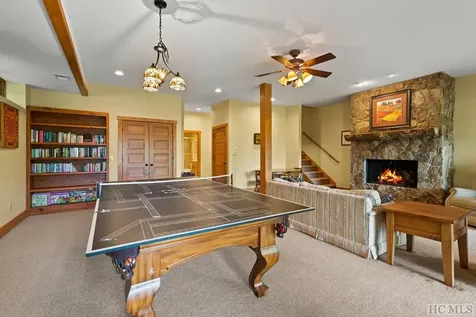 637 Hawk Mountain Road Lake Toxaway NC 28747