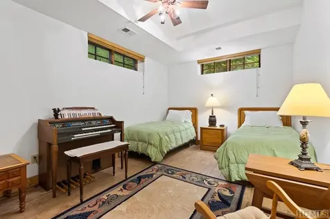637 Hawk Mountain Road Lake Toxaway NC 28747