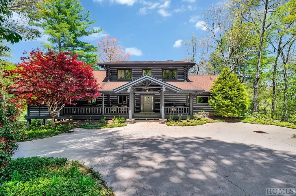 70 Club Court Lake Toxaway NC 28747