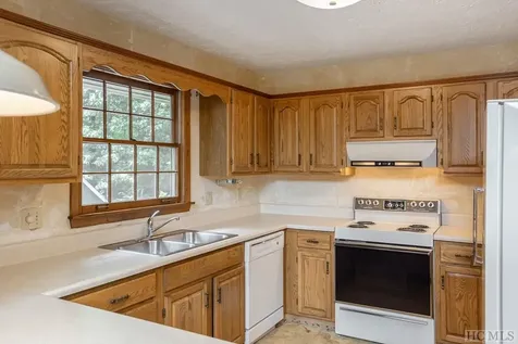 55 Dolly Lane Highlands NC 28741