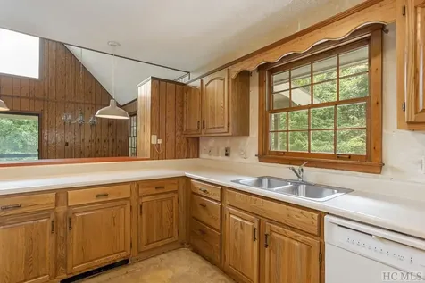 55 Dolly Lane Highlands NC 28741