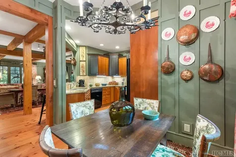 18 Village Walk Highlands NC 28741