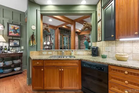 18 Village Walk Highlands NC 28741